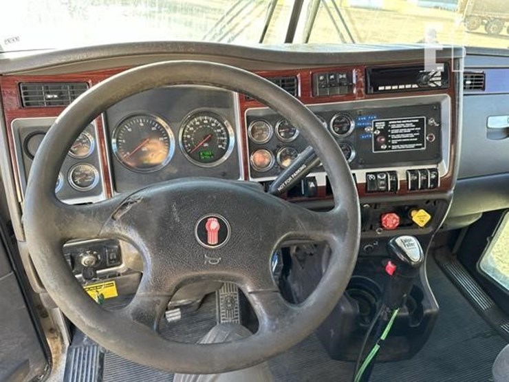 2006-kenworth-t600-image-15