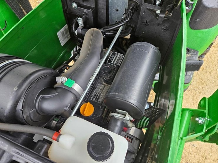 john-deere-1025-image-21