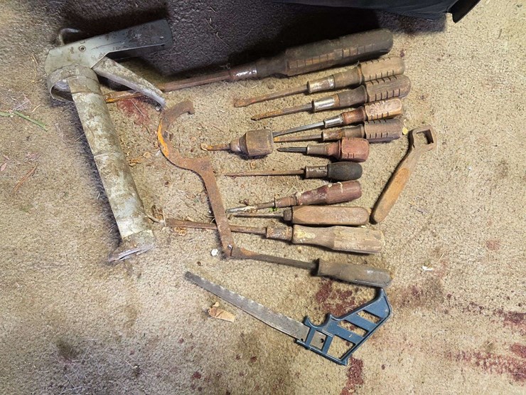 caulking-guns,-winter-vehicle-kit,-netting-w/weights,-misc-tools-image-4