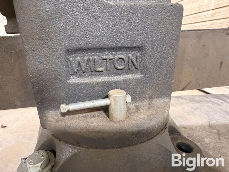 8'-welding-table-w/-vice-image-7