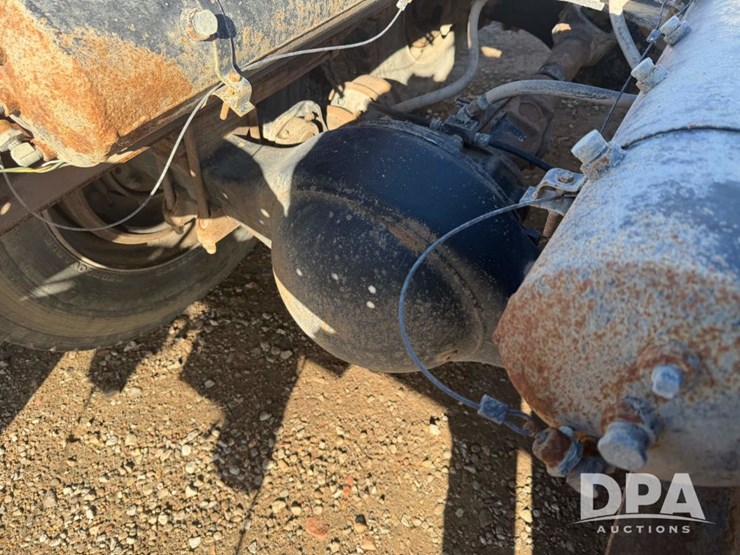 1997-volvo-f16-image-50