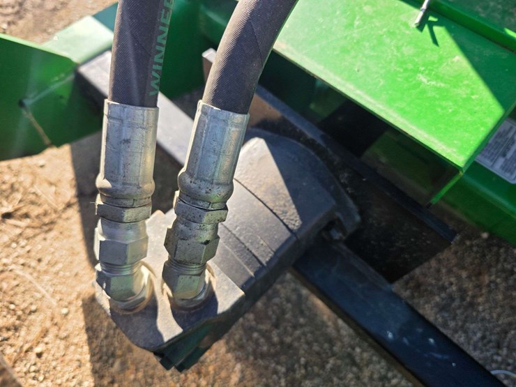 frontier-sb1174-3pt-snowblower-with-skid-loader-quick-attachment-adapter-plate,-2-years-old,-hydraul-image-6