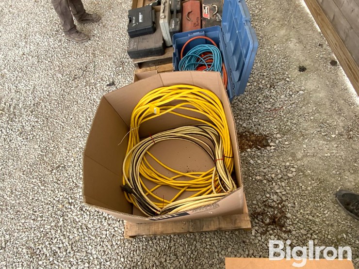 pallet-of-heavy-drop-cords-&-pto-adapters-image-8