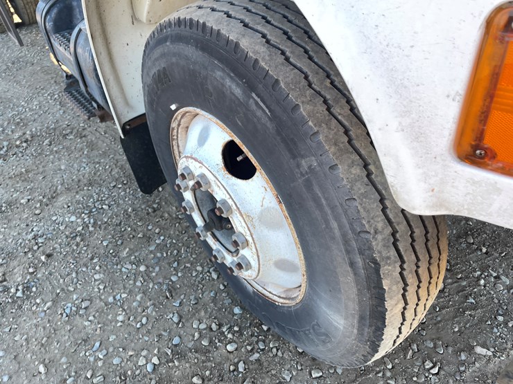 international-4700-image-7