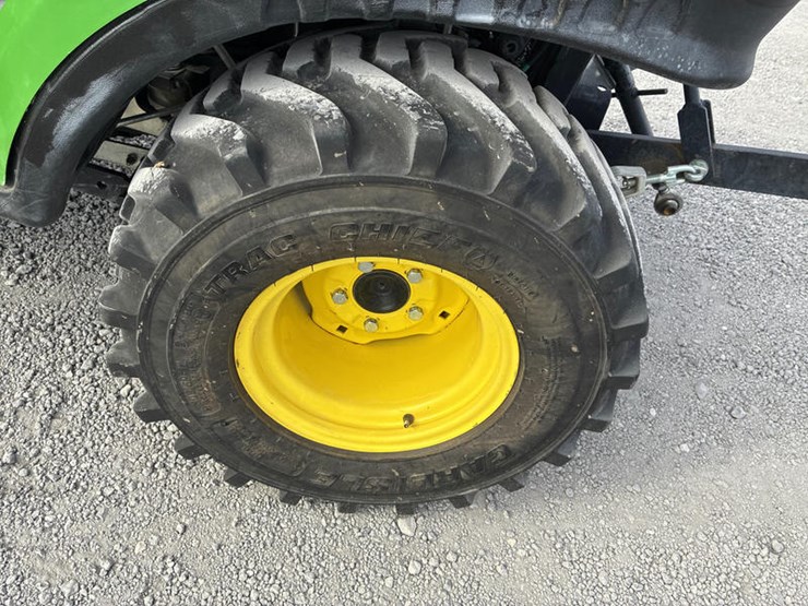 john-deere-1025r-image-35