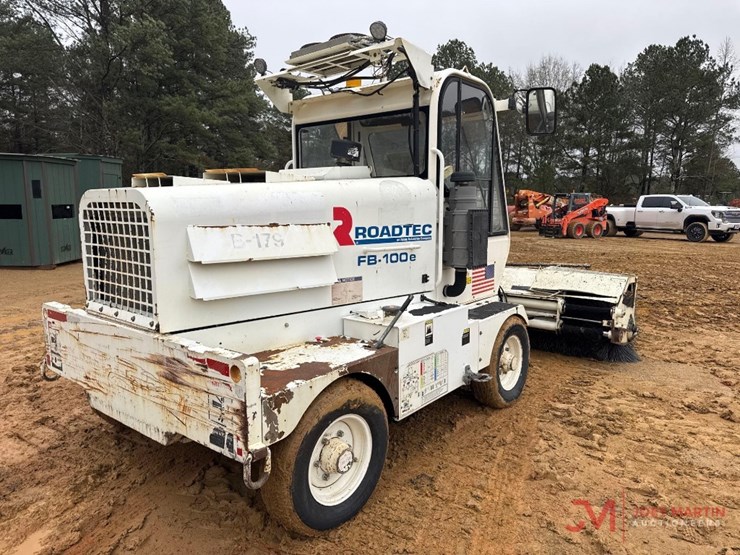 roadtec-fb-100e-sweeper-image-2