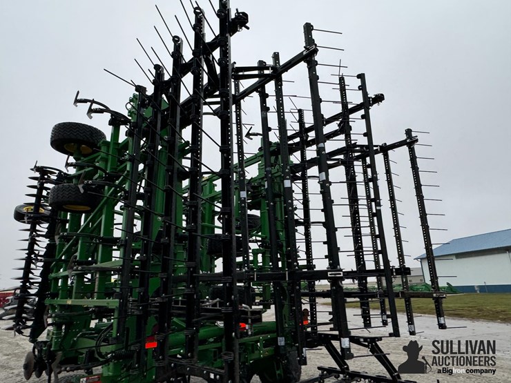 2022-john-deere-2330-image-15