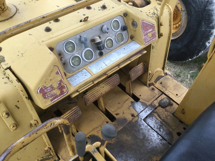 caterpillar-951-image-10