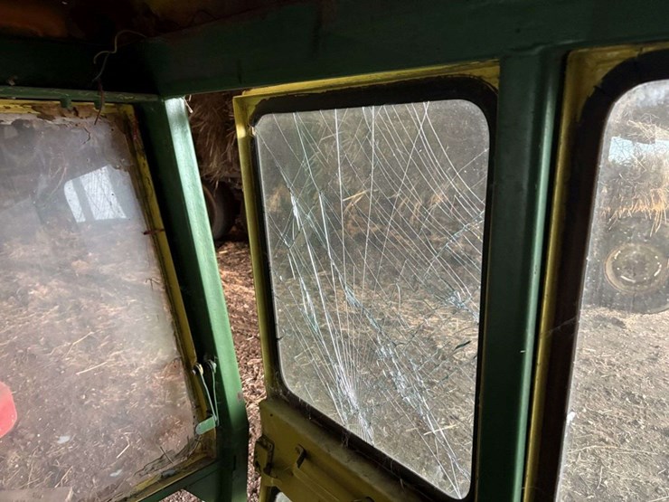 john-deere-3010-image-13