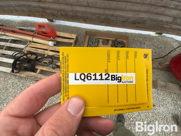 pallet-of-binders-&-chain-image-12