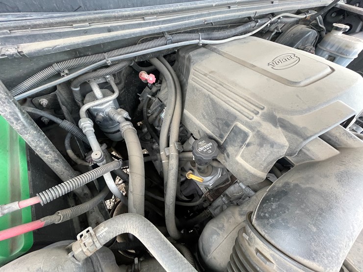 #1125-•-2013-chevrolet-silverado-pickup-truck-(has-mn-title)-image-21