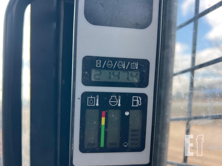 new-holland-c227-image-27