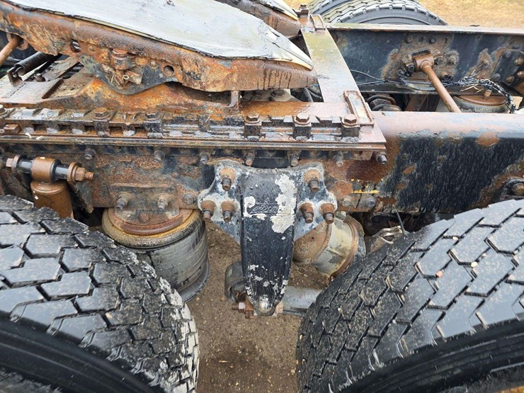 2007-freightliner-cl120-day-cab-semi,-978,000-miles,-detroit-series-60-–-14l-engine,-515hp,-10-speed-image-42