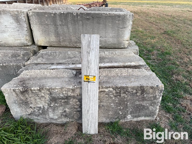 6)-precast-retaining-wall-blocks-image-1