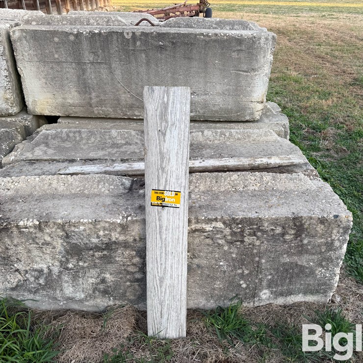 6) Precast Retaining Wall Blocks