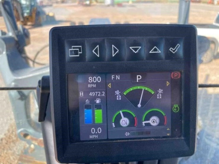 2018-deere-672g-image-33