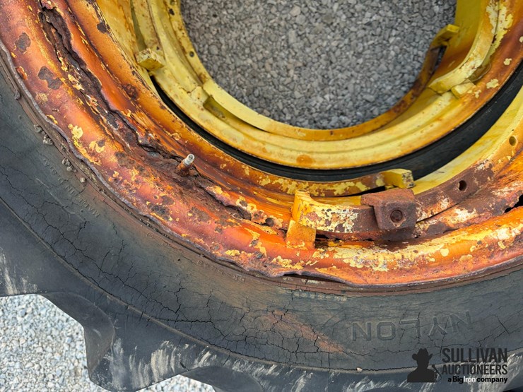 13.6-28-tires-on-rims-image-4