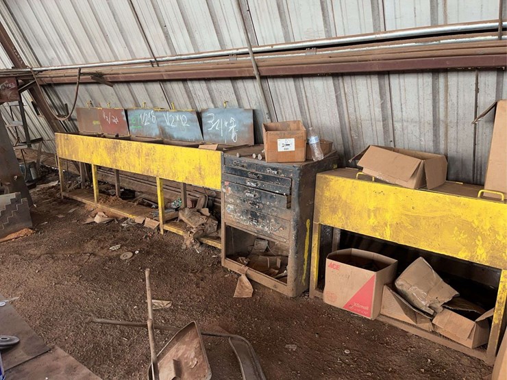 (2)-10'-metal-storage-box-and-contents-image-9