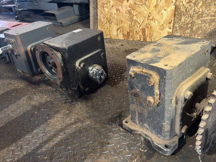 #171-•-hydraulic-gear-boxes-image-2