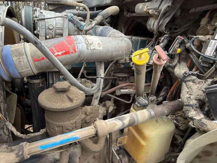 2004-international-durastar-4400-image-33