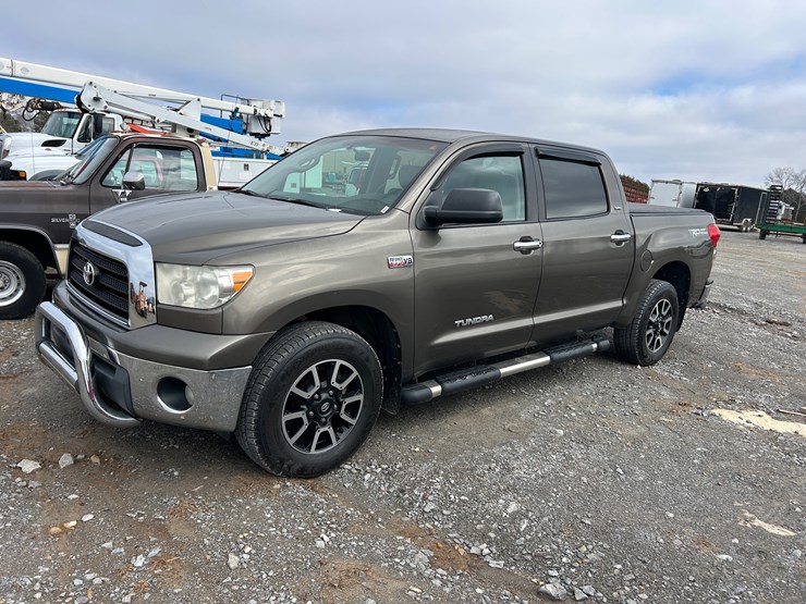 toyota-tundra-image-1