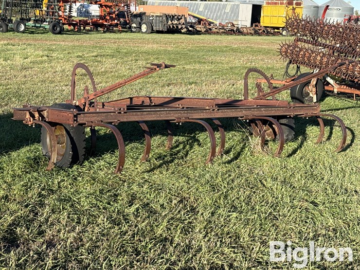 graham-hoeme-plow-k-12'-pull-type-chisel-image-7