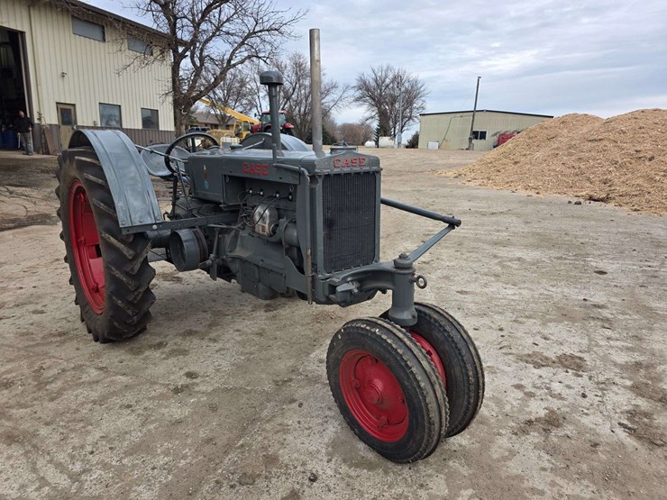 1938-case-cc-narrow-front-tractor,-new-12.4/11-36-rears,-pto,-crank-start,-sn:-4200966,-rebuilt-fro-image-46