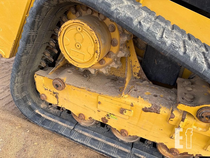 2017-caterpillar-239d-image-12