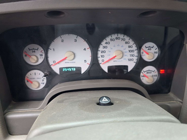 2005-dodge-ram-3500-image-33