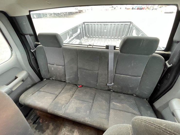 #1125-•-2013-chevrolet-silverado-pickup-truck-(has-mn-title)-image-27