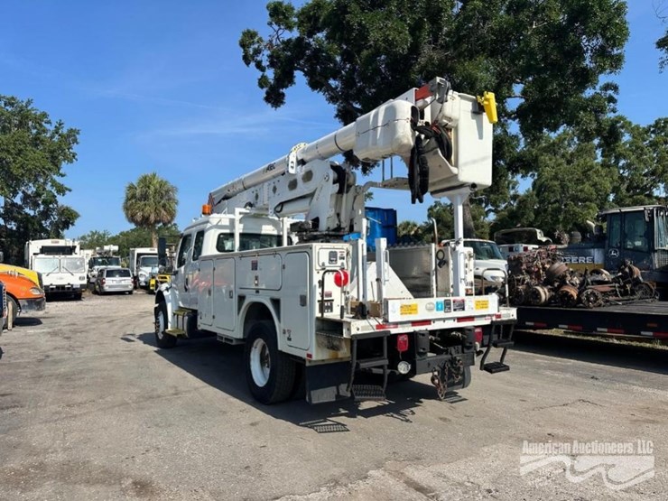 freightliner-m2-106-image-4