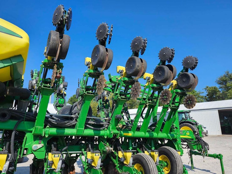 john-deere-1790-image-12