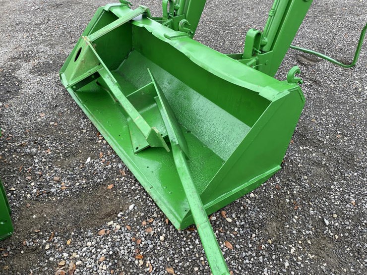 john-deere-148-image-3