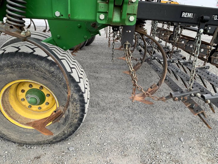 john-deere-2210-image-24