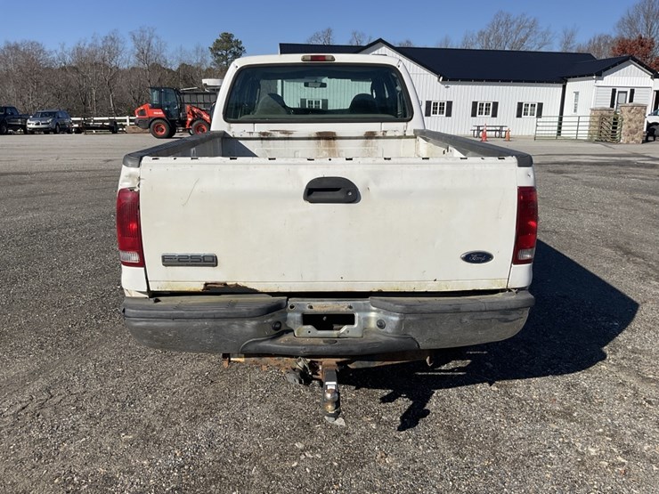 2004-ford-f250-xl-image-4