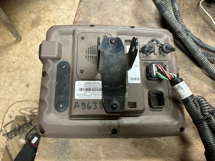 #33768-•-john-deere-display-image-6