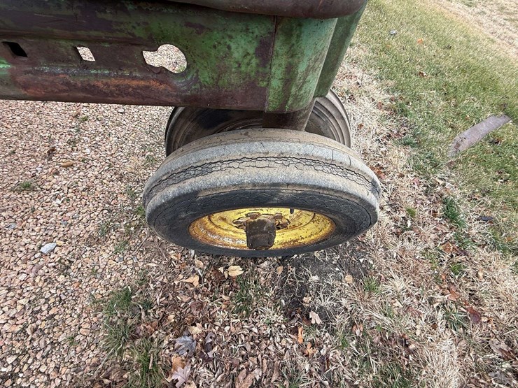 john-deere-model-b-image-10