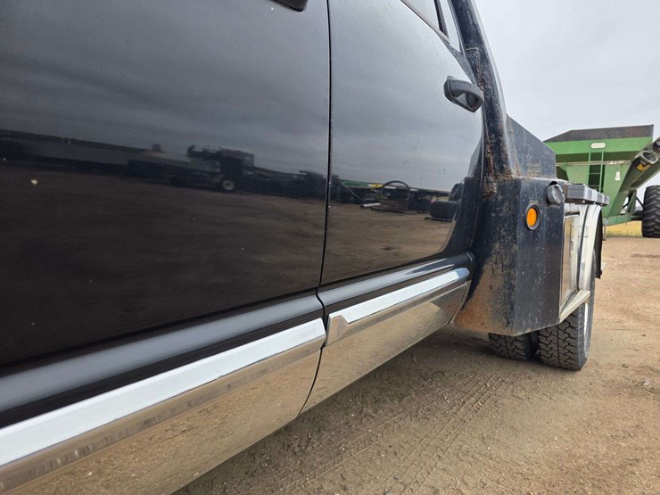 2005-dodge-ram-3500-image-25