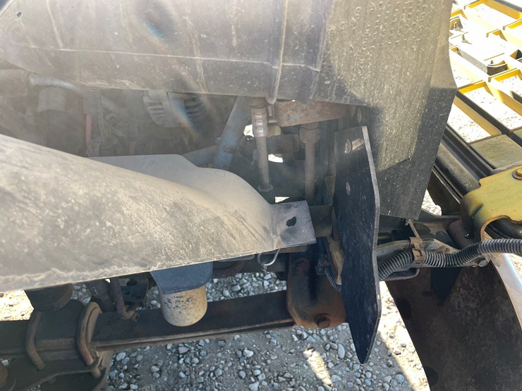 #1135-•-2002-gmc-c6500-van-truck-(has-mn-title)-image-41