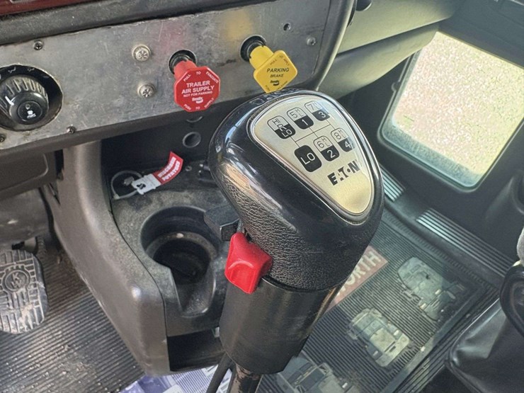 2007-kenworth-t600-image-35