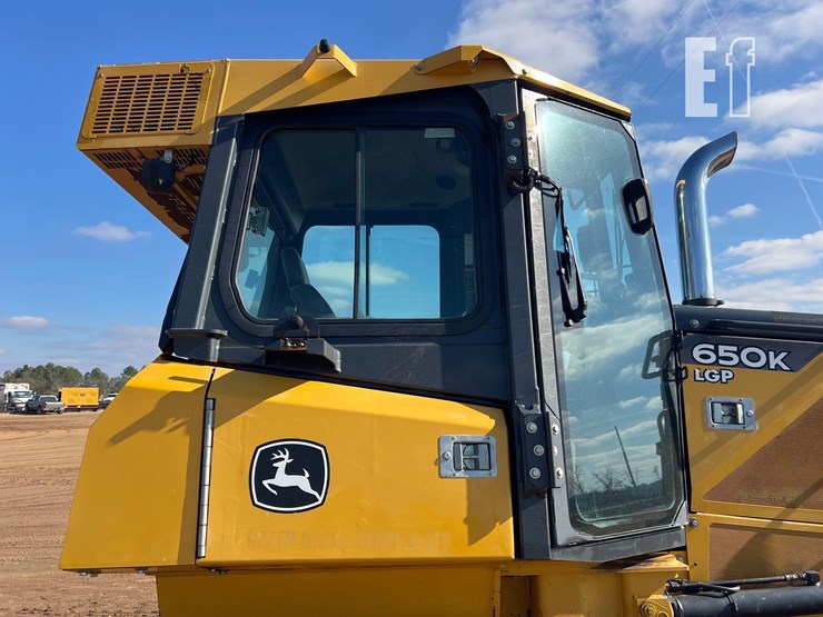 2013-deere-650k-lgp-image-22