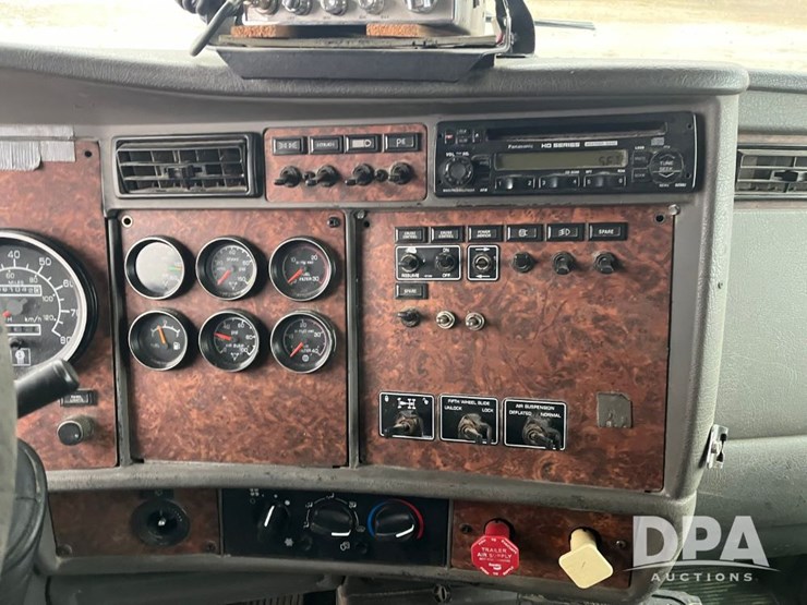 2005-kenworth-t800-image-47