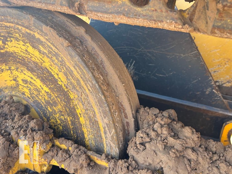 2013-deere-650k-lgp-image-11