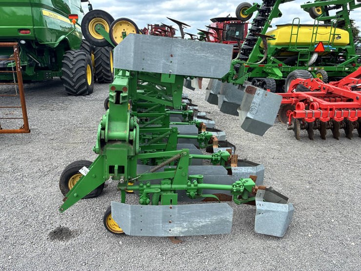 john-deere-845-image-3