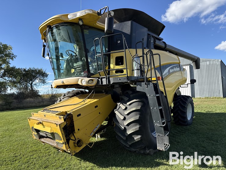 new-holland-cr960-image-1