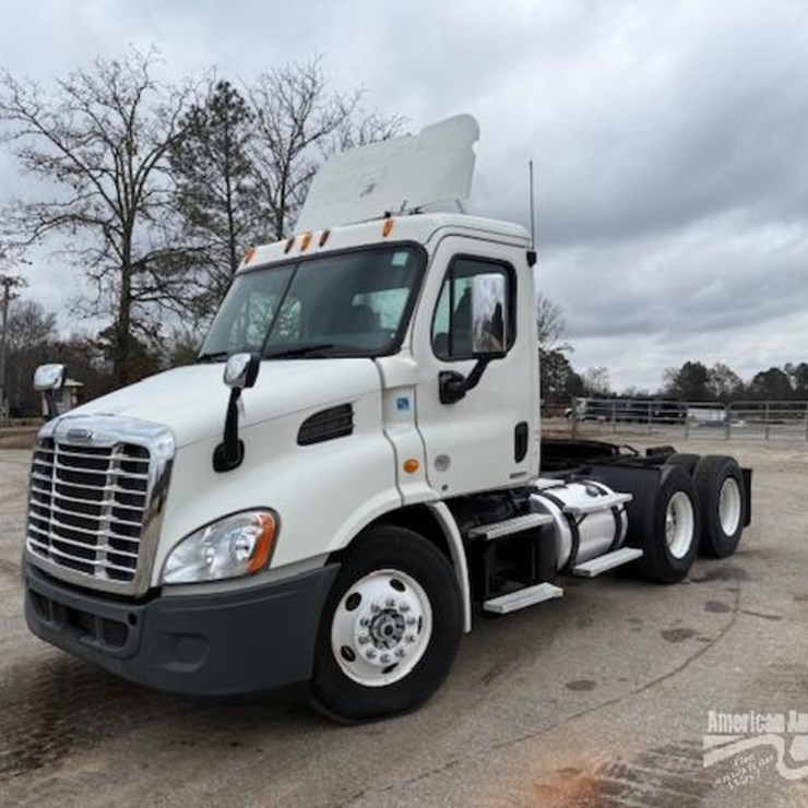 2012 FREIGHTLINER CASCADIA 113