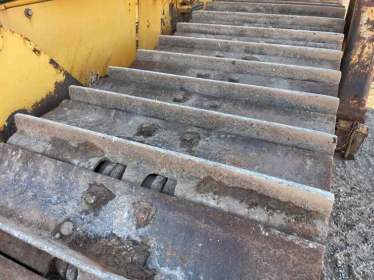 2008-deere-700j-image-15