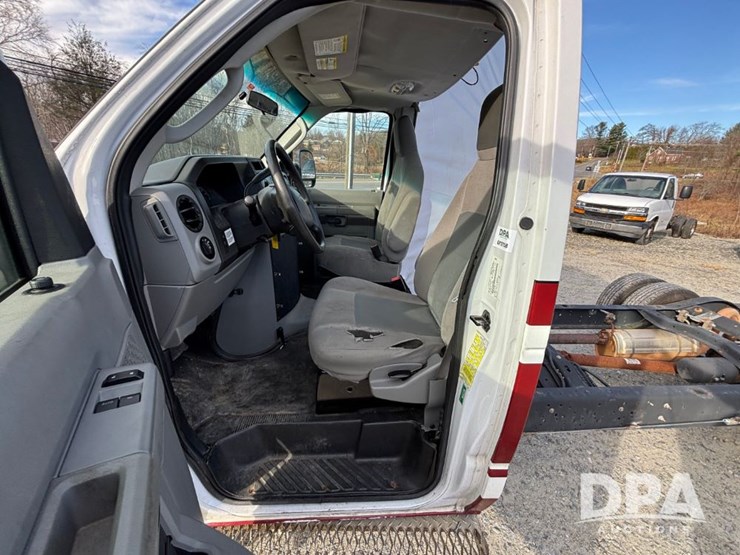 ford-e450-image-49