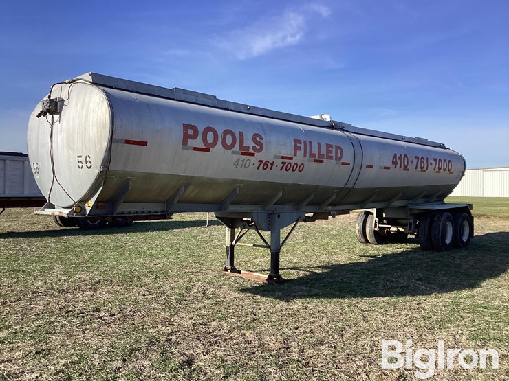1965-standard-steel-36’-aluminum-t/a-water-tanker-trailer-image-1