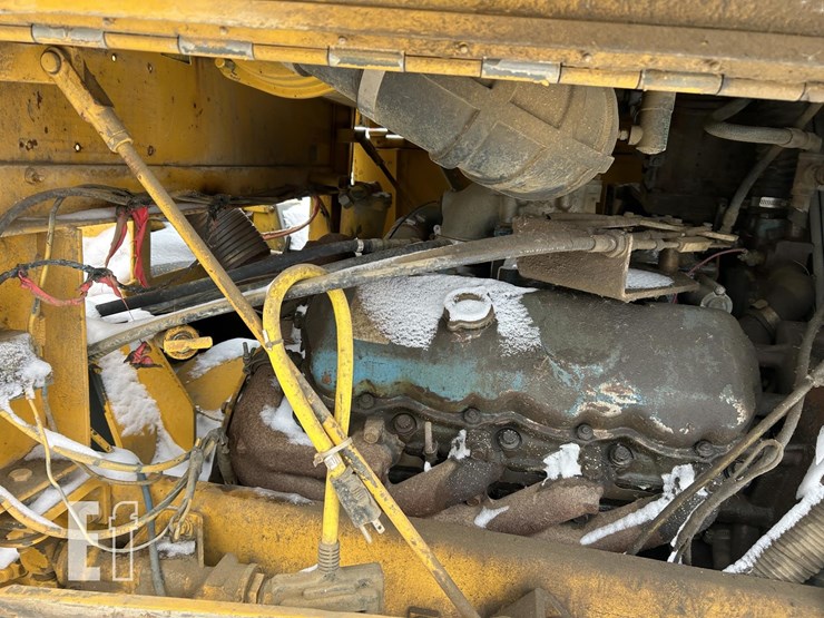 1981-oshkosh-green-snow-blower-image-44